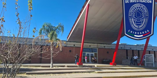 Niño de 6 años pierde tres dedos de una mano por explosión de “palomita” en Hidalgo del Parral, Chihuahua.