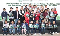 Gobernador recibió a participantes del Parlamento de las Niñas y los Niños 2022