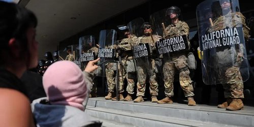 Decenas de detenidos en las redadas contra inmigrantes de EEUU