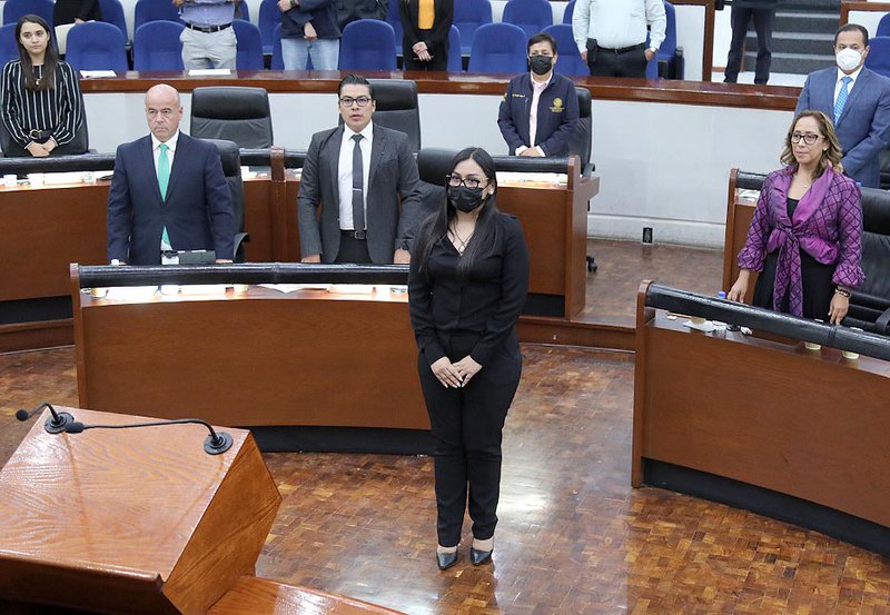 Rinde protesta la C.P. Eréndira de la Luz Herrera Ramírez como Oficial Mayor del Congreso del Estado.JPG