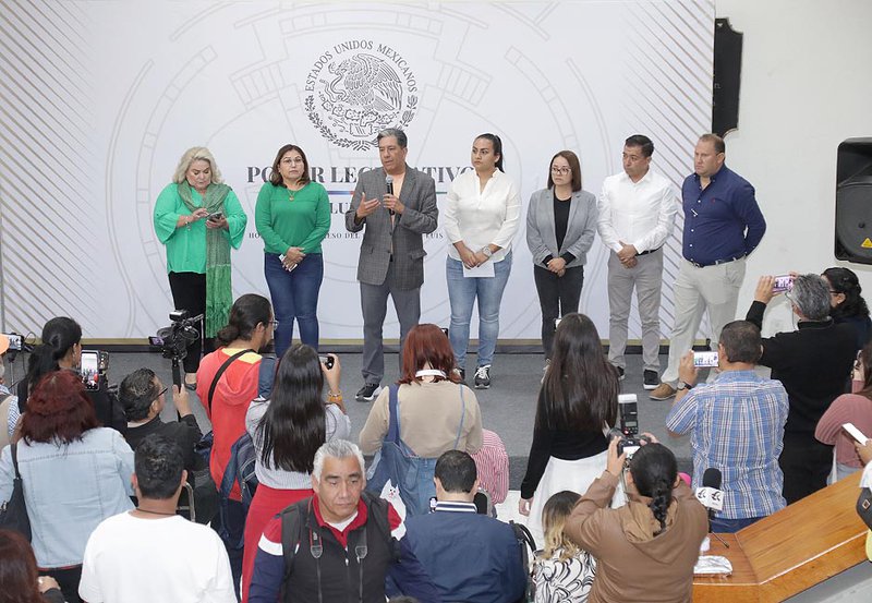 Rueda de Prensa PT y MC con Regirdores de Rioverde..jpg