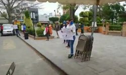 Demandan apoyos alimentarios para todos con protesta frente Alcaldía de Rioverde