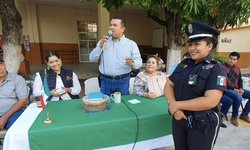 Difunden en comunidades que policías portan cámara de video al pecho
