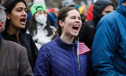 La Universidad de Harvard demanda al gobierno de Trump tras la congelación de miles de millones en fondos federales