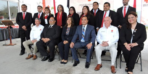 Dan pin y nombramiento a nuevos consejeros de Cruz Roja