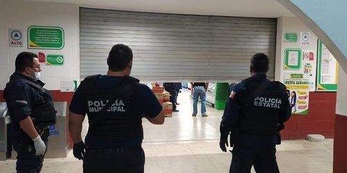 En Jalpan obligan cerrar Aurrerá por no respetar horario