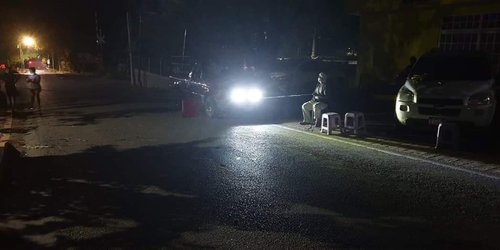 Habitantes cierran entrada a Tamasopo, Agua Buena y Tambaca