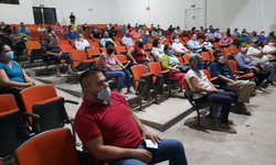 Alcalde y funcionarios de alto nivel donan sueldo en apoyo de ambulantes