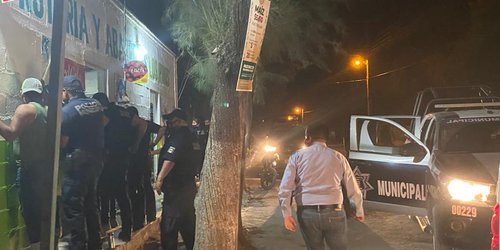 Policía y Guardia Nacional "revientan" jaripeo clandestino en Pastora