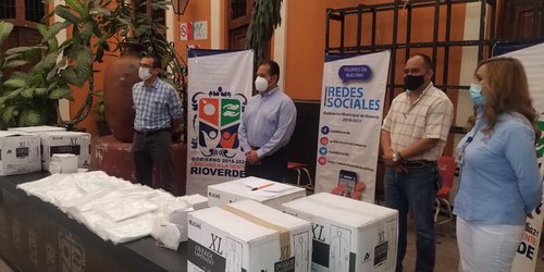 Entregan material médico de protección al Hospital Regional