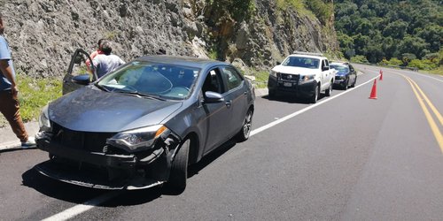 Mujer tamaulipeca ilesa tras choque en supercarretera Rayón-Valles