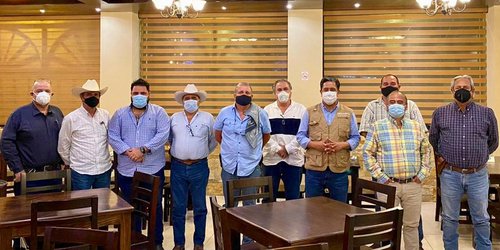 Ganaderos de la Huasteca, informaron al Senador Marco Gama que viven la peor crisis de su historia
