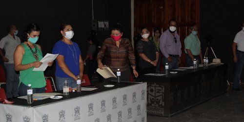 Ayuntamiento aprueba donación de 14 predios a ferrocarrileros