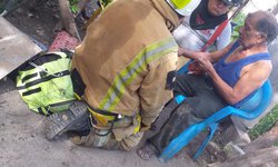 Anciano cayó a fosa profunda en CdFdz: Bomberos lo rescató