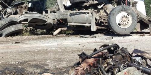 Tragico choque entre camiones, deja en muerto