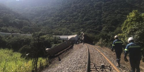 Descarrila tren en Tamasopo; no hay personas lesionadas