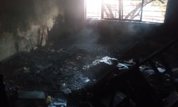 Incendio consume vivienda en el ejido Llanitos