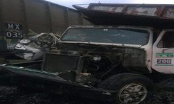 Tren arrastra camión que intentó ganarle el paso en Tamasopo