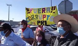 Morenistas bloquean la carretera 57, protestan contra Mónica Rangel