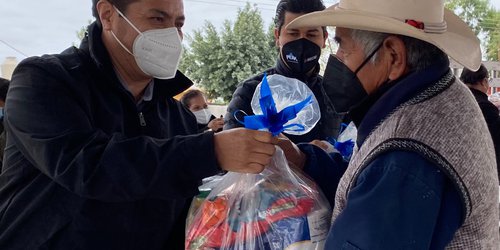 Llevaron despensas a ciudadanos que limpiaron el camino Progreso-San Bartolo