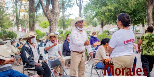 Agua, médico y carretera digna piden en Pastora a candidata Lola Morales