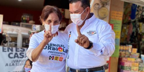 Arnulfo Urbiola visitó a tianguistas y comerciantes del mercado