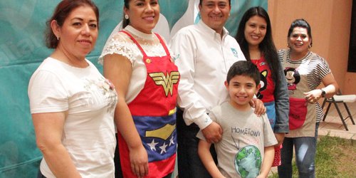 Computadoras para todas las educadoras y educadores, ofrece el Profesor Rico