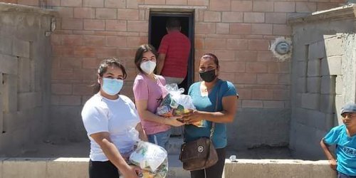 Estudiantes de la prepa Rioverde llevaron despensas a San Francisco