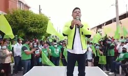 Ricardo Gallardo acude al debate directo con los ciudadanos y recibe respaldo