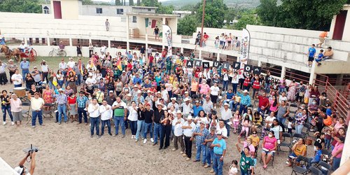 Arnulfo Urbiola cerró campaña en Coeneguilla y en la placita de San Juan