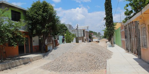 En agosto concluirá pavimentación de la calle 10 de Mayo