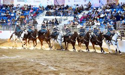 Escaramuza charra Media Luna entre las mejores 10 del país