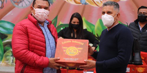 Entrega calzado industrial a más de 130 trabajadores del H Ayuntamiento.