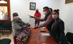 A los 74 años fue registrada mujer de Rancho La Virgen: Recibió su primer Acta de Nacimiento.