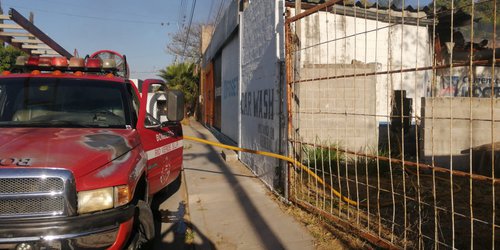Se incendia ferretera en Rioverde; sospechan fue provocado