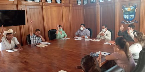 Recula el alcalde y ahora vota en contra de incremento salarial a regidores