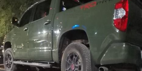 Detienen a cuatro por presunta portación de arma de fuego y cartuchos útiles, en la colonia Cristo Rey