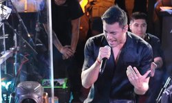Carlos Rivera cantó con pasión y conquistó en la FENAPO 2022