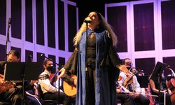 Exitoso homenaje de la Orquesta Sinfónica a "Chava" Flores