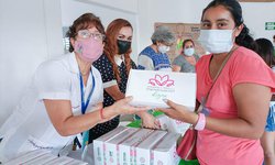 DIF Estatal entregó kits menstruales a mujeres de CDFDZ