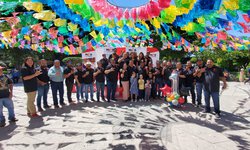 Con mariachi y pastel, celebran un año de mañaneras del alcalde Arnulfo Urbiola