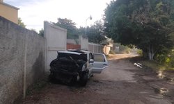 Camioneta incendiada en la colonia Las Palmas