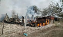 Incendio arrasa humilde vivienda en La Cofradía