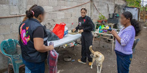 DIF entrega apoyo a familia de San Marcos que perdió todo en incendio