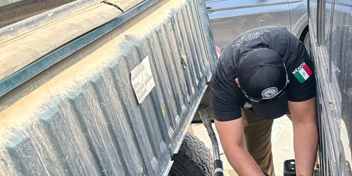 Aseguran armas de fuego transportadas en tanque de gasolina en SLP