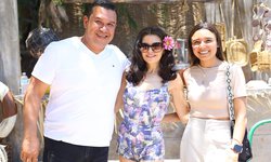 Itatí Cantoral en la Media Luna, para firmar la película "Lupe"
