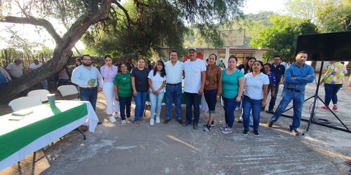 Arnulfo Urbiola conformó comités escolares en La Manga y Guayabitas en la sierra de Rioverde