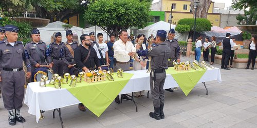 Entregan trompetas y clarines al pentatlón militarizado