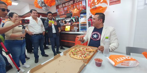 Arnulfo Urbiola inauguró sucursal Little Caesars Pizza en Rioverde La Capital del Mundo