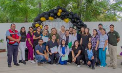 Entregan en CDFDZ reconocimientos a 10 graduados del Servicio Social en el Departamento de Salud Municipal